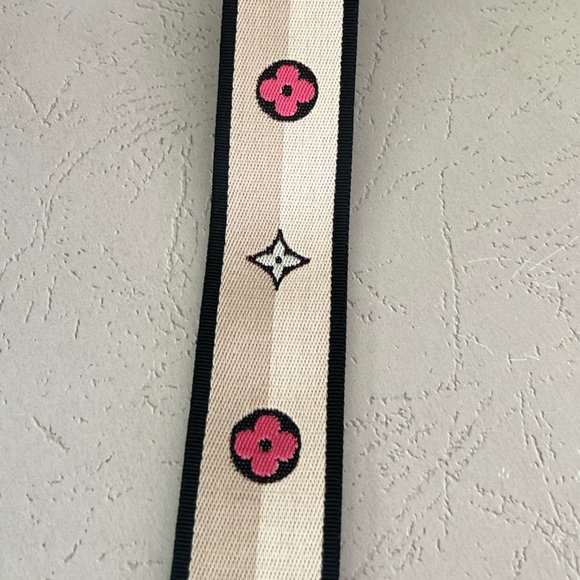 Louis Vuitton Shoulder Strap - Picture 5 of 7